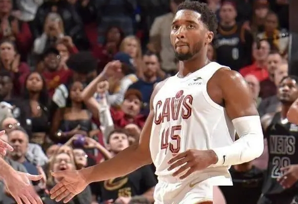 NBA 实力榜更迭，诸强逐鹿正酣