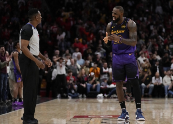 湖人惜败引争议，赛后纷争难平息