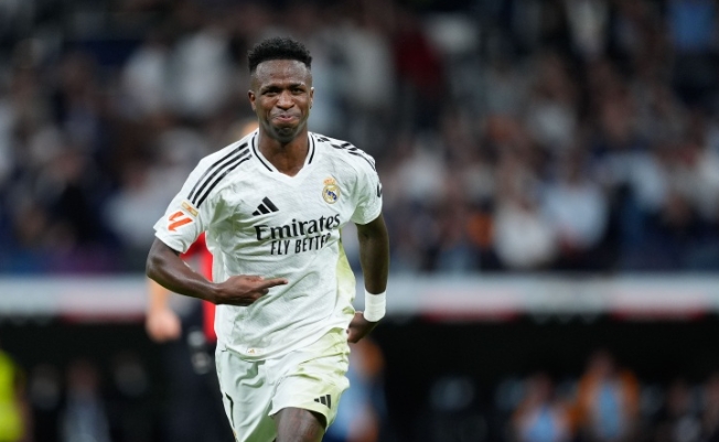 卡尼萨雷斯炮轰维尼修斯：行为不当引发足坛热议