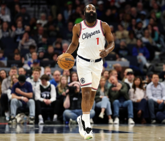 快船半场落后掘金，哈登能否力挽狂澜