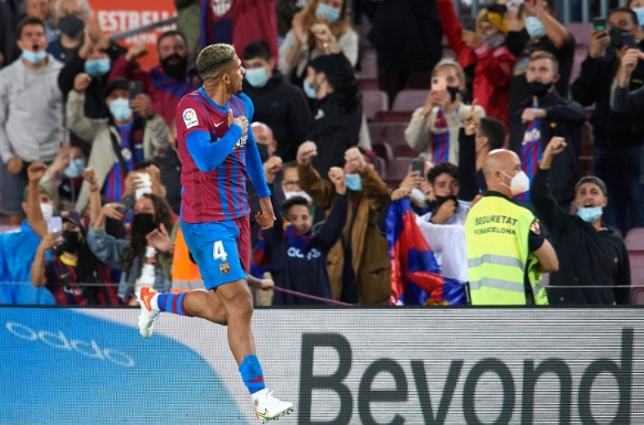 尤文后防引援曙光初现：阿劳霍有望加盟，克里斯滕森进入视野