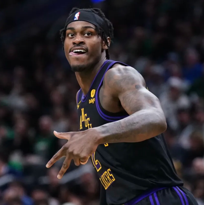 湖人训练新动态：范德比尔特引期待