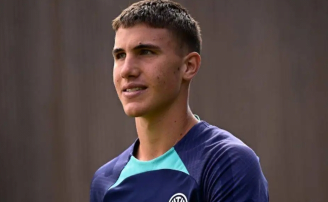 卡萨迪转会风云：都灵出击，那不勒斯观望