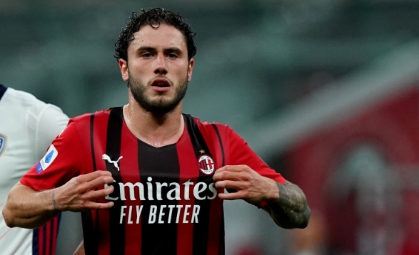 卡拉布里亚转会风波：坚守米兰，未来抉择待考