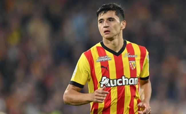 库萨诺夫奔赴曼城：乌兹别克新星闪耀蓝月亮