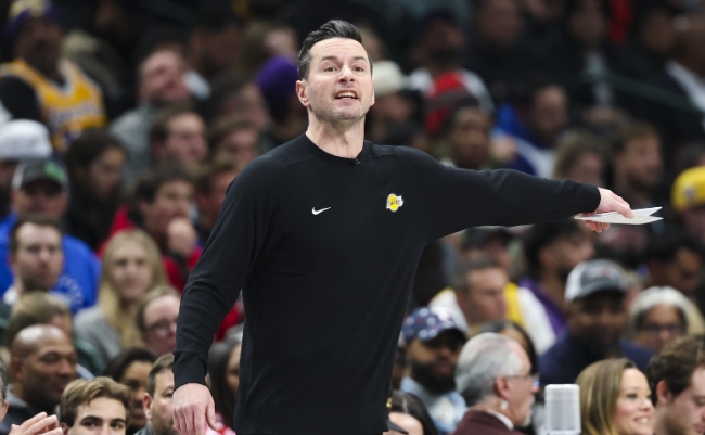 雷迪克发声：湖人全力备战，无惧挑战迎接马刺之战