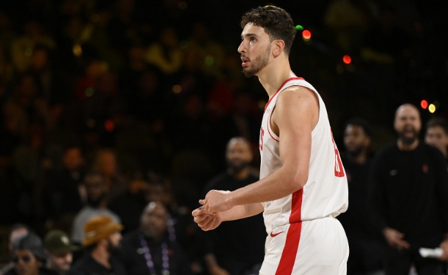 申京强力输出：前三节统治内线，助力火箭领先