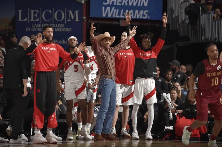 猛龙困境：对比上赛季同期的落差与反思