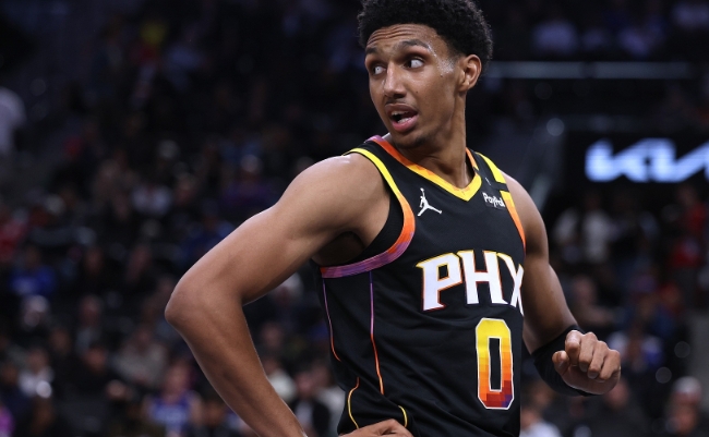 琼斯盛赞邓恩：太阳新秀潜力初显，成球队重要拼图