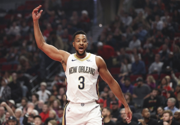 CJ 狂砍 38 分，鹈鹕客场扬威