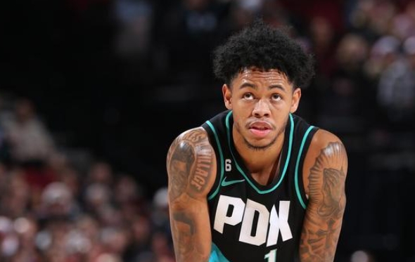 开拓者憾负热火：西蒙斯闪耀全场