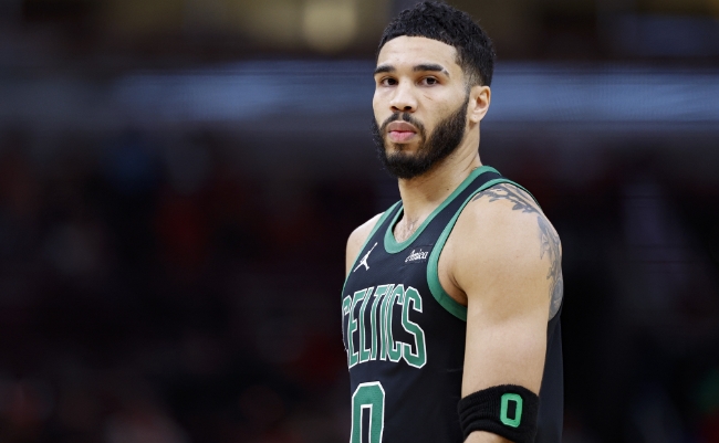 塔图姆起伏表现：凯尔特人前三节与国王战平