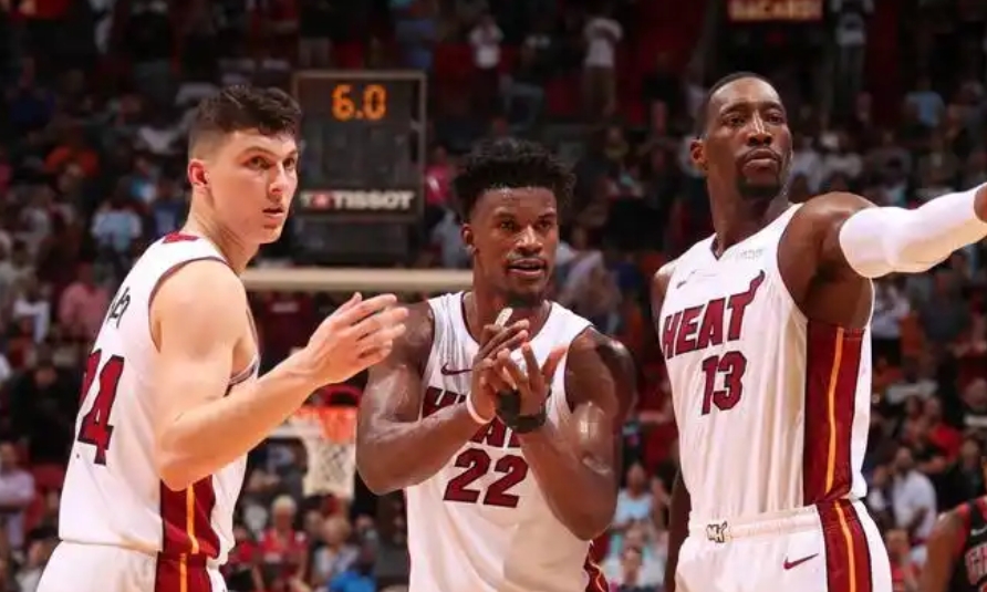 NBA常规赛：洛杉矶湖人激战迈阿密热火，东西部豪强碰撞火花四溅