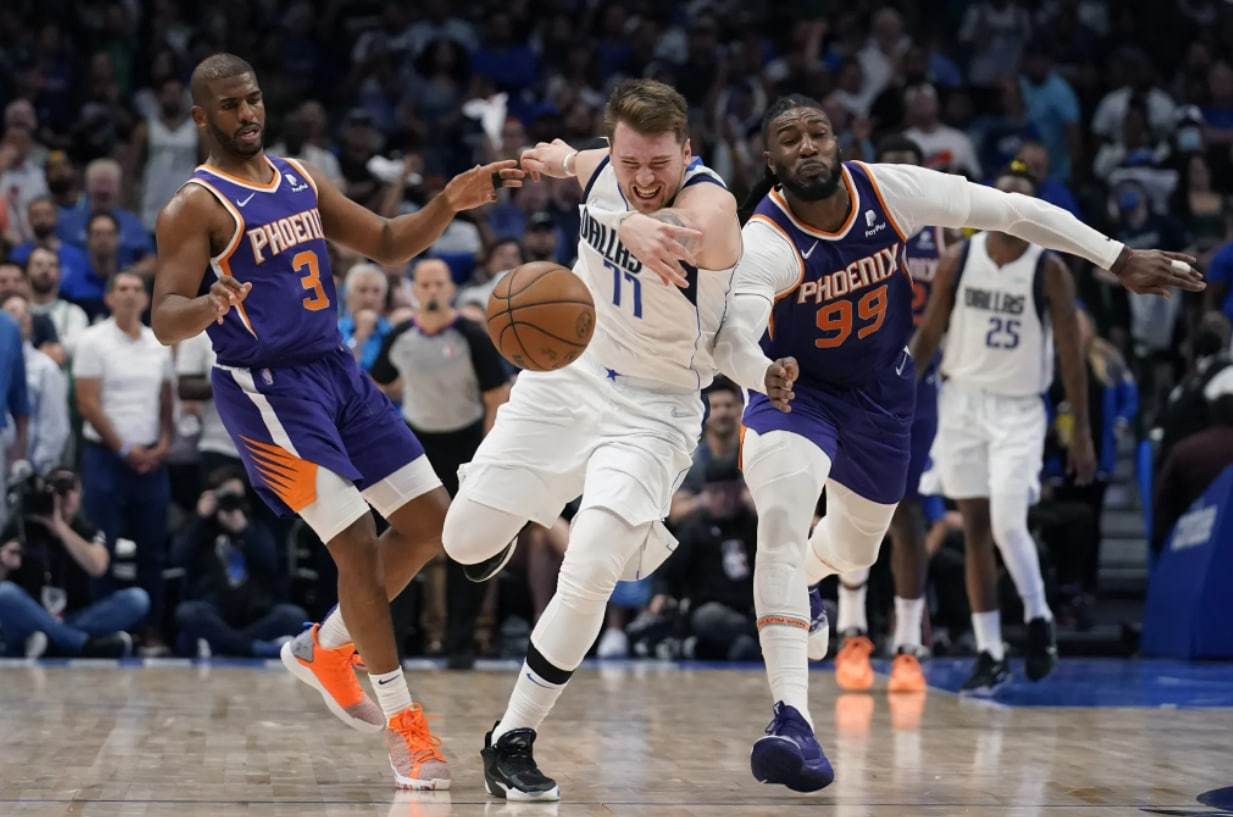 NBA常规赛焦点战：华盛顿奇才迎战菲尼克斯太阳，胜负难料