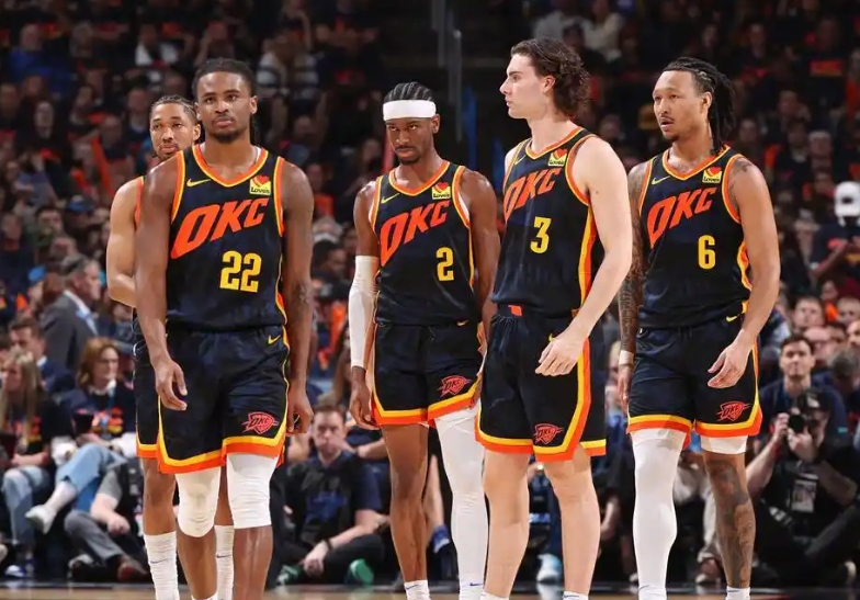 NBA常规赛：独行侠激战雷霆，西部双雄上演得分大战