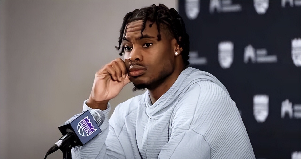 国王队防守核心：戴维恩·米切尔的坚韧之路