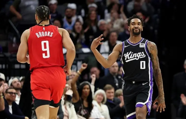 国王终结火箭连胜，强势崛起