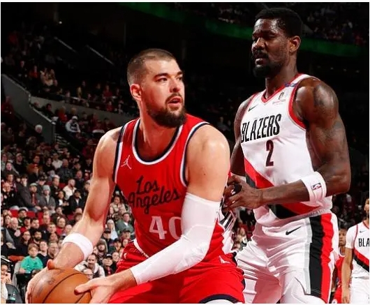 祖巴茨：快船内线的坚实守护者