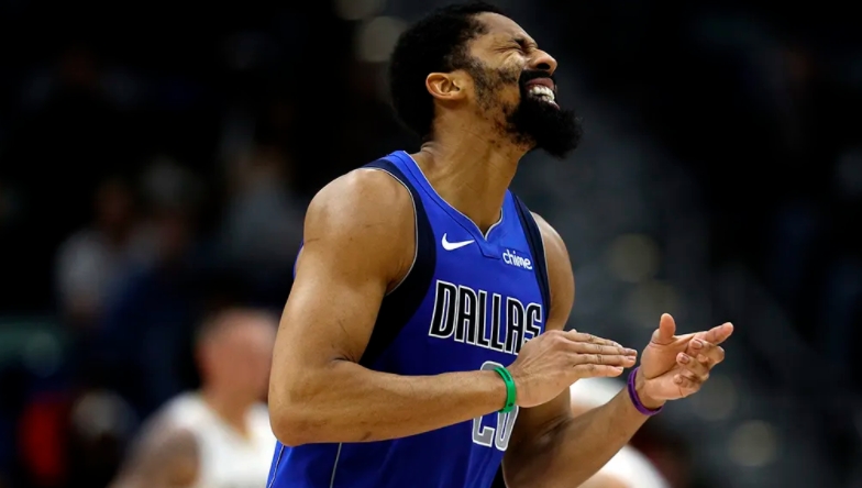 独行侠惜败鹈鹕 裁判报告引争议