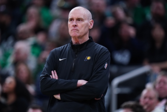 步行者客场逆袭，成功复仇活塞展韧性