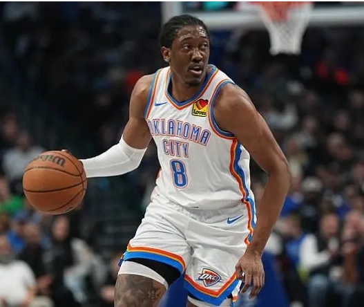 杰威半场表现欠佳，雷霆陷入困境