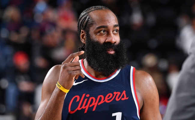 祖巴茨内线制霸，哈登创纪录之旅