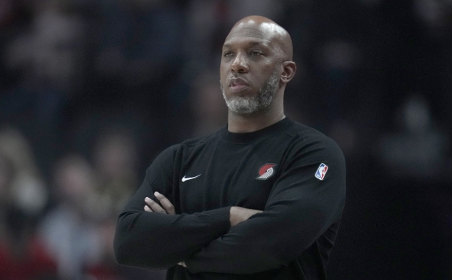 比卢普斯盛赞鲍威尔：短暂执教结深厚情谊，赛场表现获认可