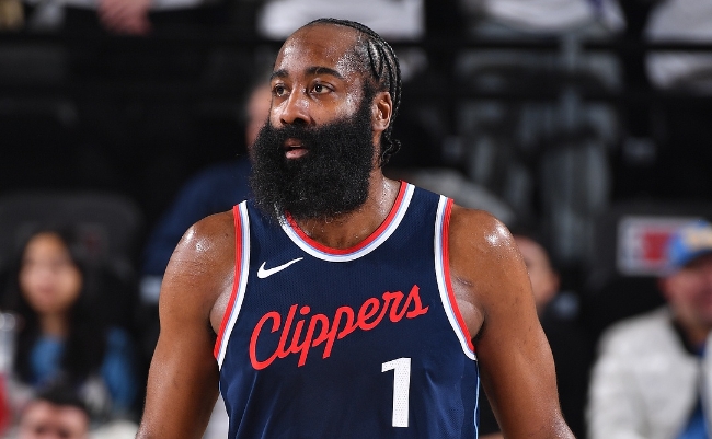 快船背靠背狂揽胜绩，追平历史净胜分传奇