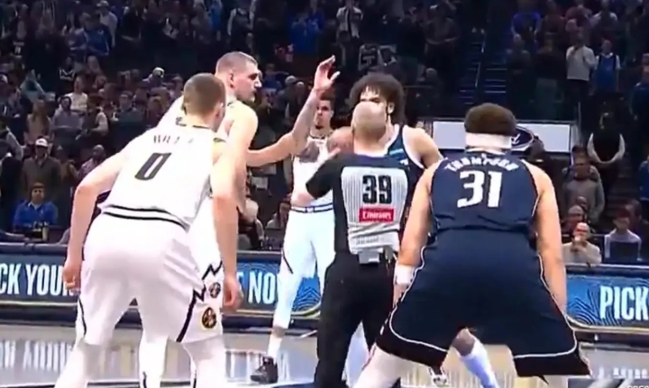 独行侠的征途：NBA赛场上的独行与共舞