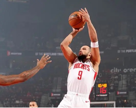 狄龙高效输出，火箭轻取开拓者  