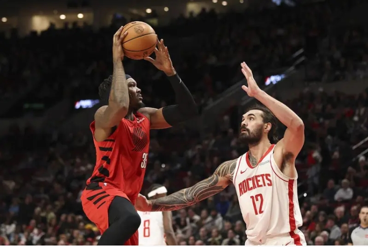 火箭大胜背后：乌度卡赛后长谈罗威，暗藏何种玄机？