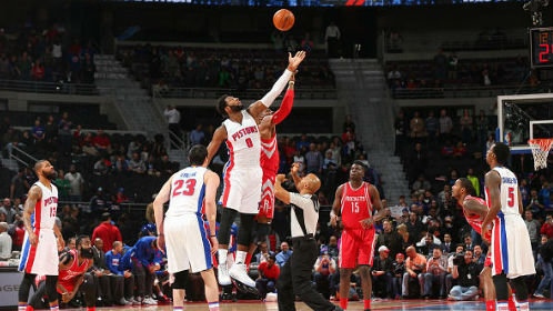 NBA常规赛：休斯顿火箭VS底特律活塞，火箭升空燃战火，活塞破冰待辉煌