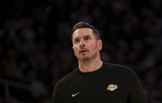 雷迪克赛后警醒：湖人不容差错，需团队协作谋胜