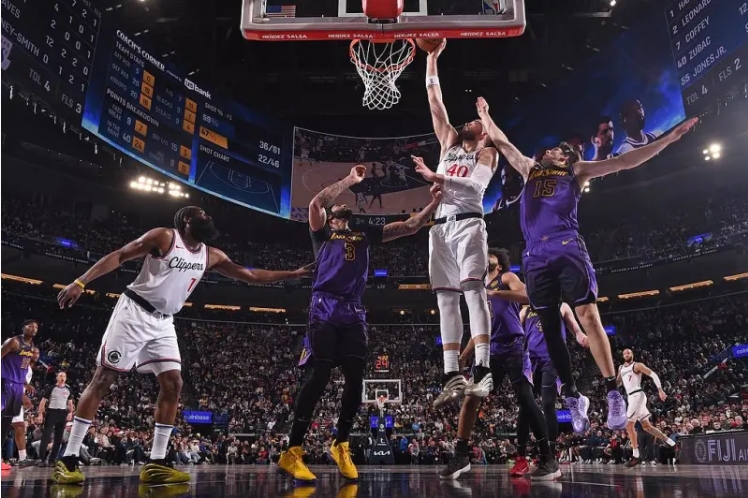 洛杉矶德比：湖人之殇，快船之耀