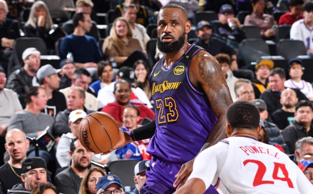 詹姆斯洛城德比虽勇，仍留遗憾待破局