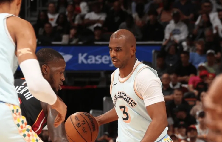 热火大胜马刺，马刺深陷连败泥沼