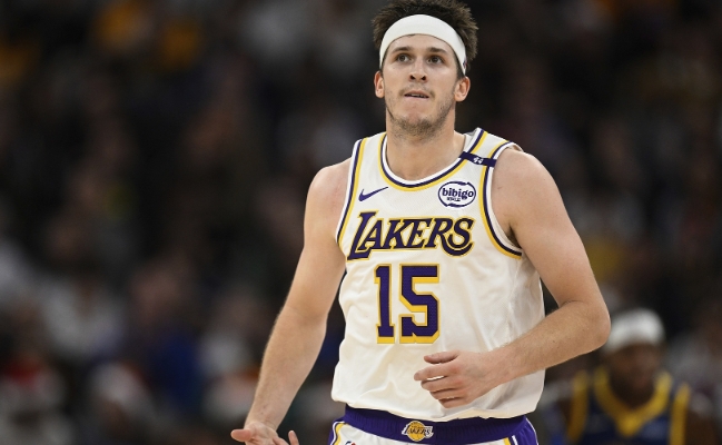 里夫斯赛场遇困境：湖人控卫待提升，伤病添忧