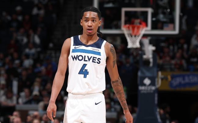 芬奇战术调整与迪林厄姆表现：森林狼赛后反思