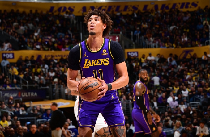 洛杉矶德比在即，海斯出战状态升级引关注