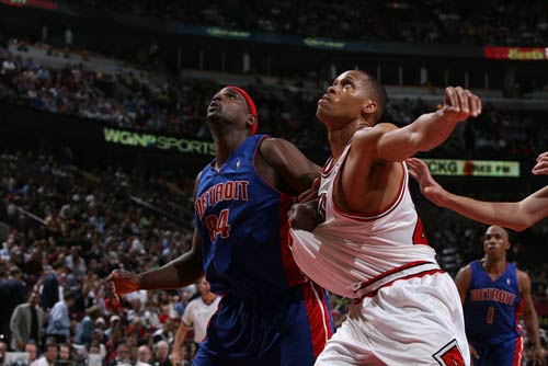 NBA常规赛：休斯顿火箭VS底特律活塞，星空对决，谁将点亮篮球之夜？