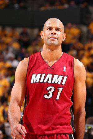 肖恩·巴蒂尔：热火防守大闸，钢铁长城守门户