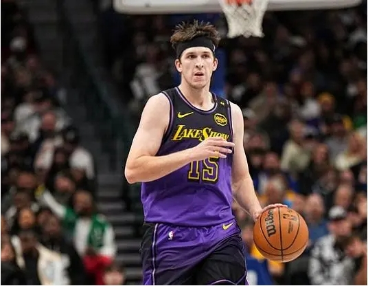 里夫斯半场亮点与隐忧，湖人亟待调整