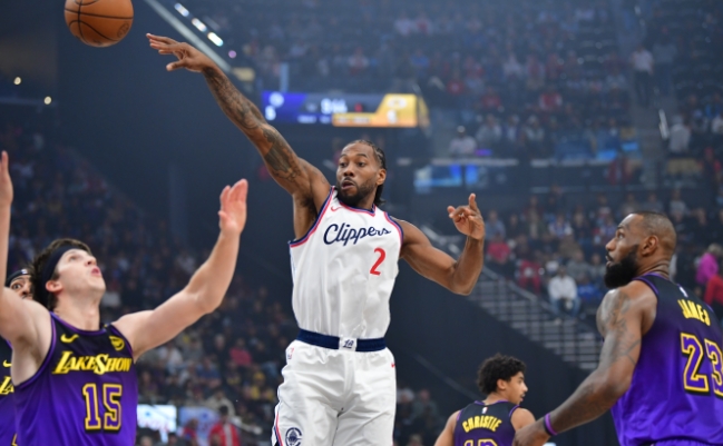 洛城德比再探：快船轮换显威，湖人防守两难