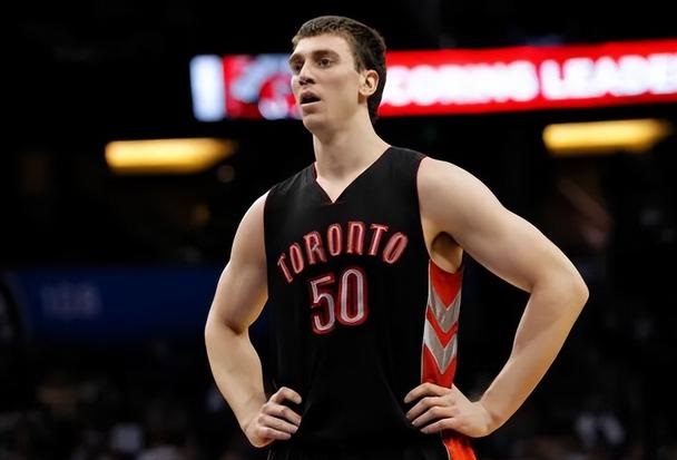 泰勒·汉斯布鲁：黄蜂锋线利刃，冲锋陷阵显英豪