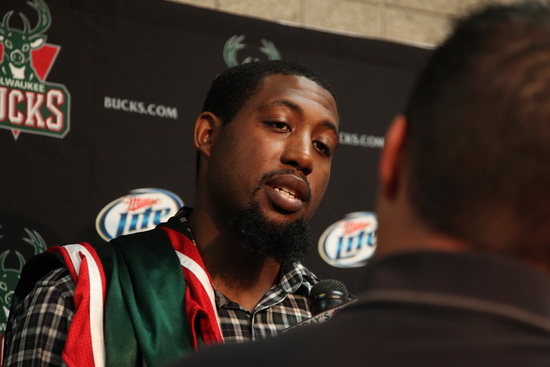 约翰·萨尔蒙斯：公牛外线射手，稳定输出助球队