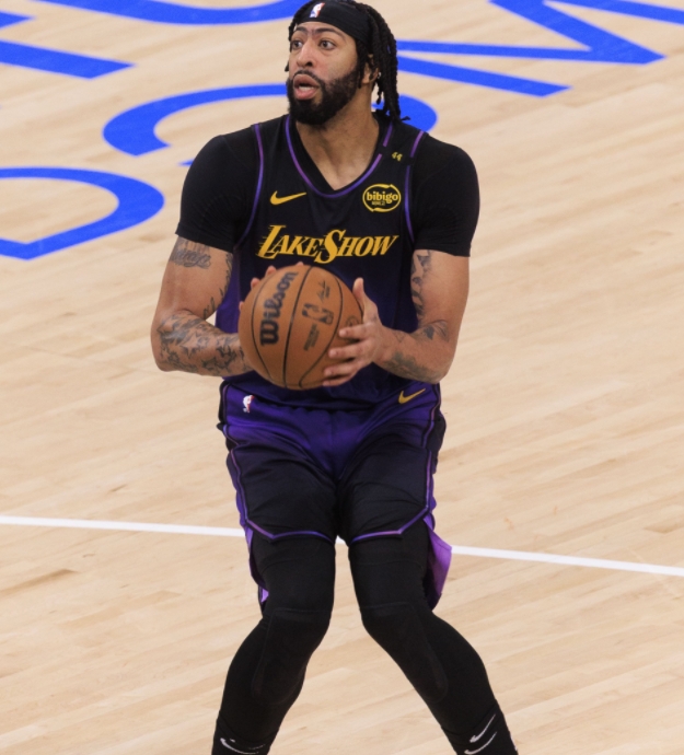 湖人负快船 浓眉反思球队短板