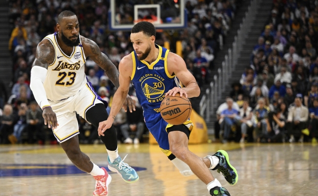 肯尼 - 史密斯：湖勇建队分道扬镳，勇士需向年轻化迈进