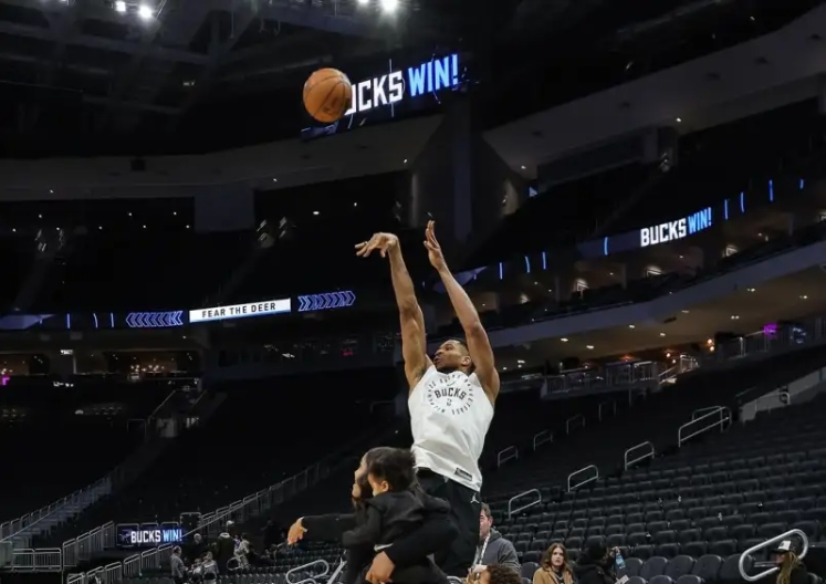 字母哥 Ins 晒照，家庭温馨尽显