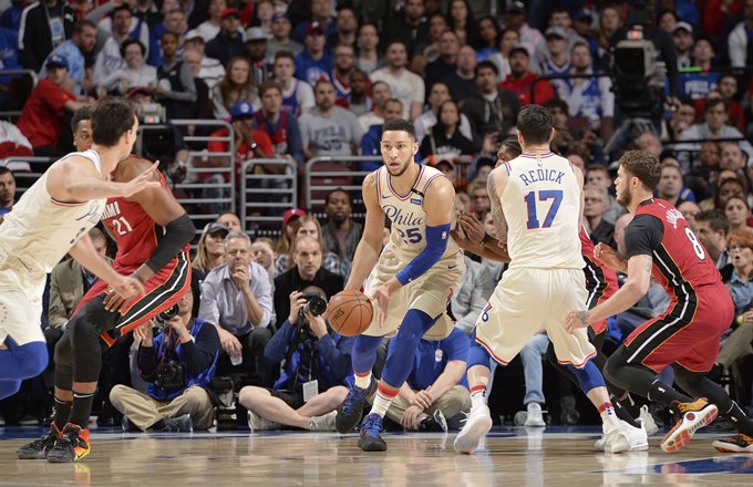 NBA常规赛：丹佛掘金VS费城76人，巅峰对决点燃篮球激情