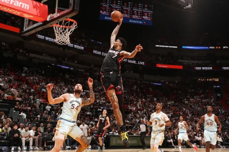 热火大胜马刺，双塔阵容首秀惊艳